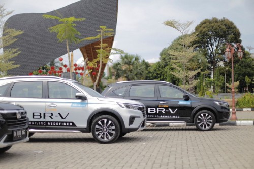 Dealer Honda Manado Hari Ini, All New Honda BR-V Diserahterimakan Kepada Konsumen Kota Medan dan Makassar