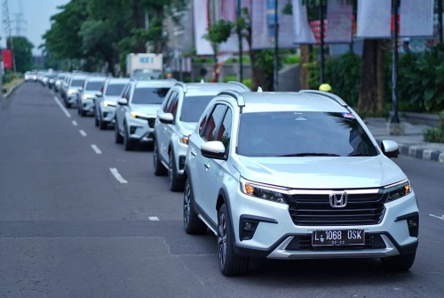 Dealer Honda Manado Honda Surabaya Center Lakukan Penyerahan All New Honda BR-V Kepada Konsumen di Surabaya